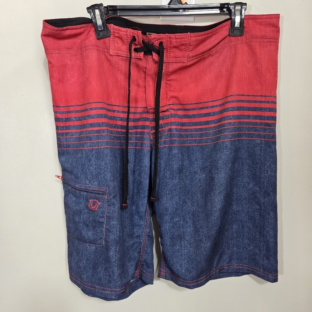 Redsand Mens Red and Blue Casual Shorts Size L